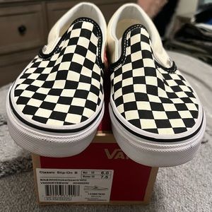 Vans shoes…unisex black/white